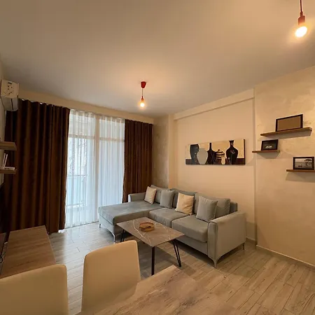 Blue Boutique 2 * 티라나