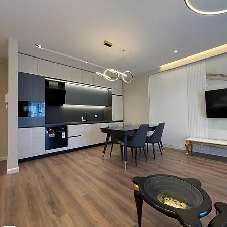 Blue Boutique 2 * 티라나