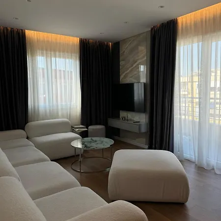 Blue Boutique 2 * 티라나